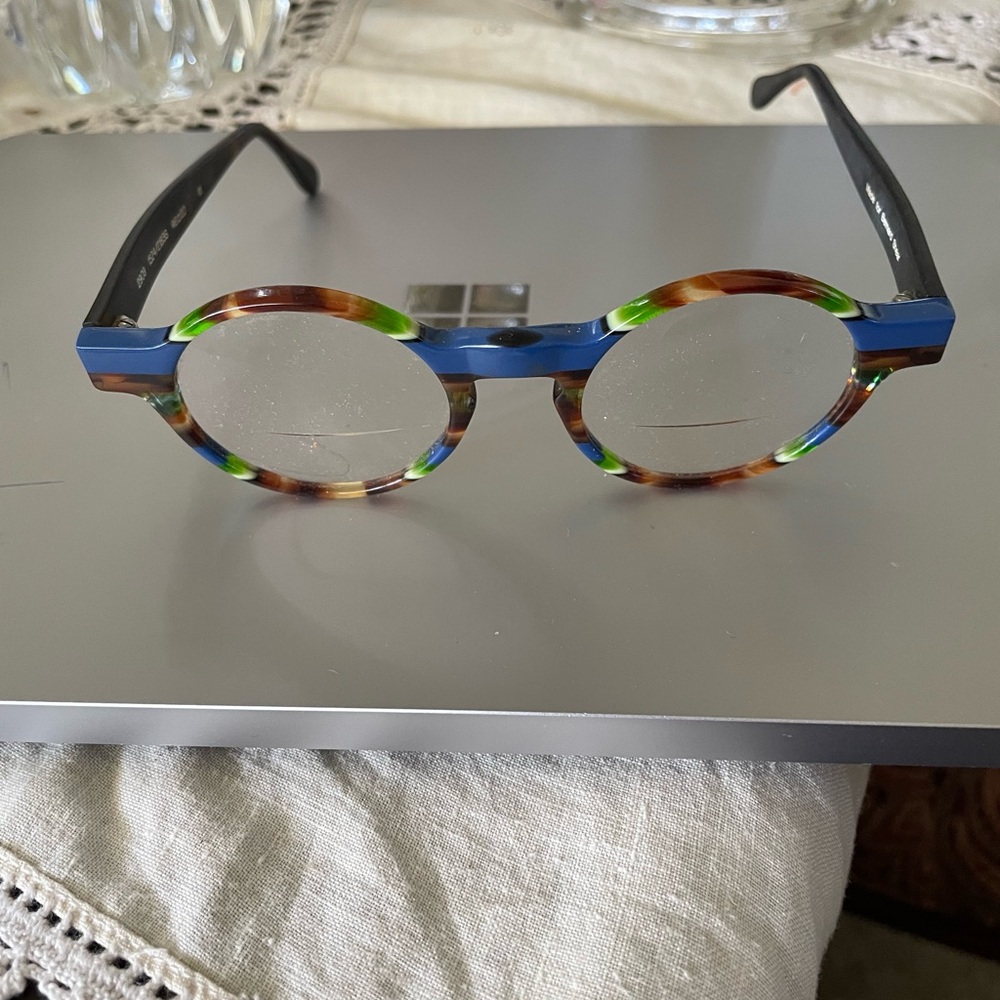 Round Multicolor Tortoiseshell and Blue Reading Glasses